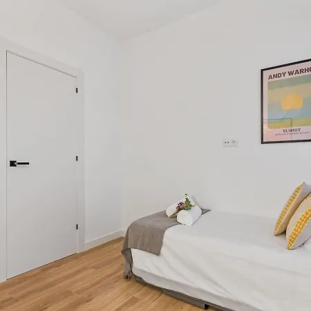 Andy Warhol Con Terraza Apartament Gijón