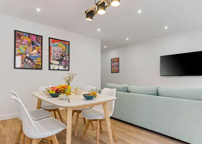 Andy Warhol Con Terraza * גיחון